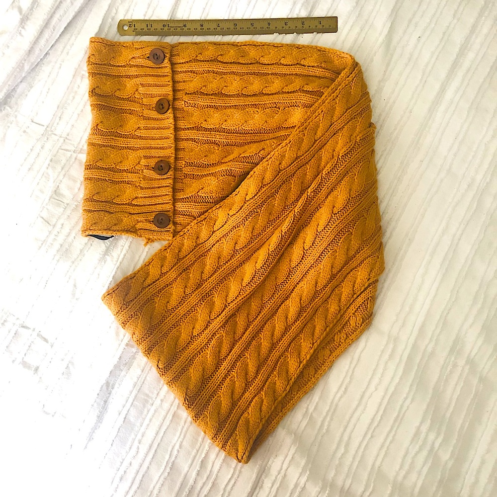 Women’s knit cowl / infinity scarf/ cable knit